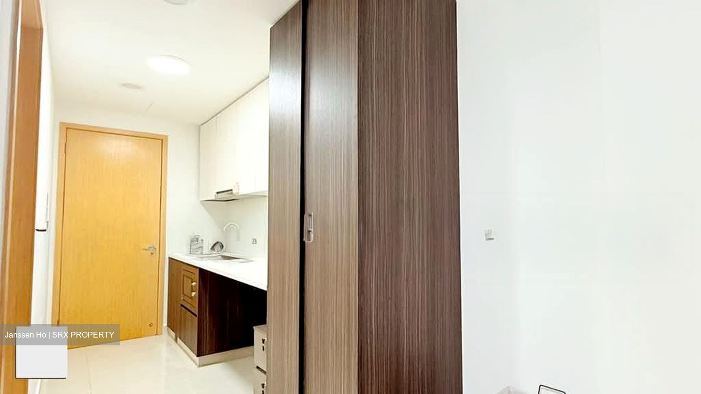La Fiesta (D19), Condominium #604420501